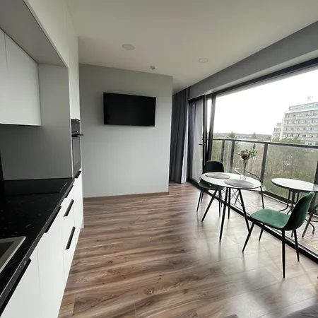 Cozy With Balcony In Apartment Palanga